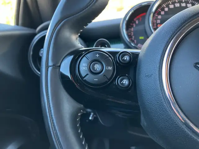 Mini Hatch view 22