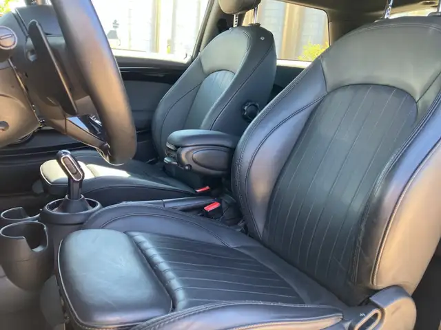 Mini Hatch view 9