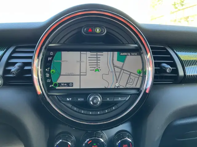 Mini Hatch view 17