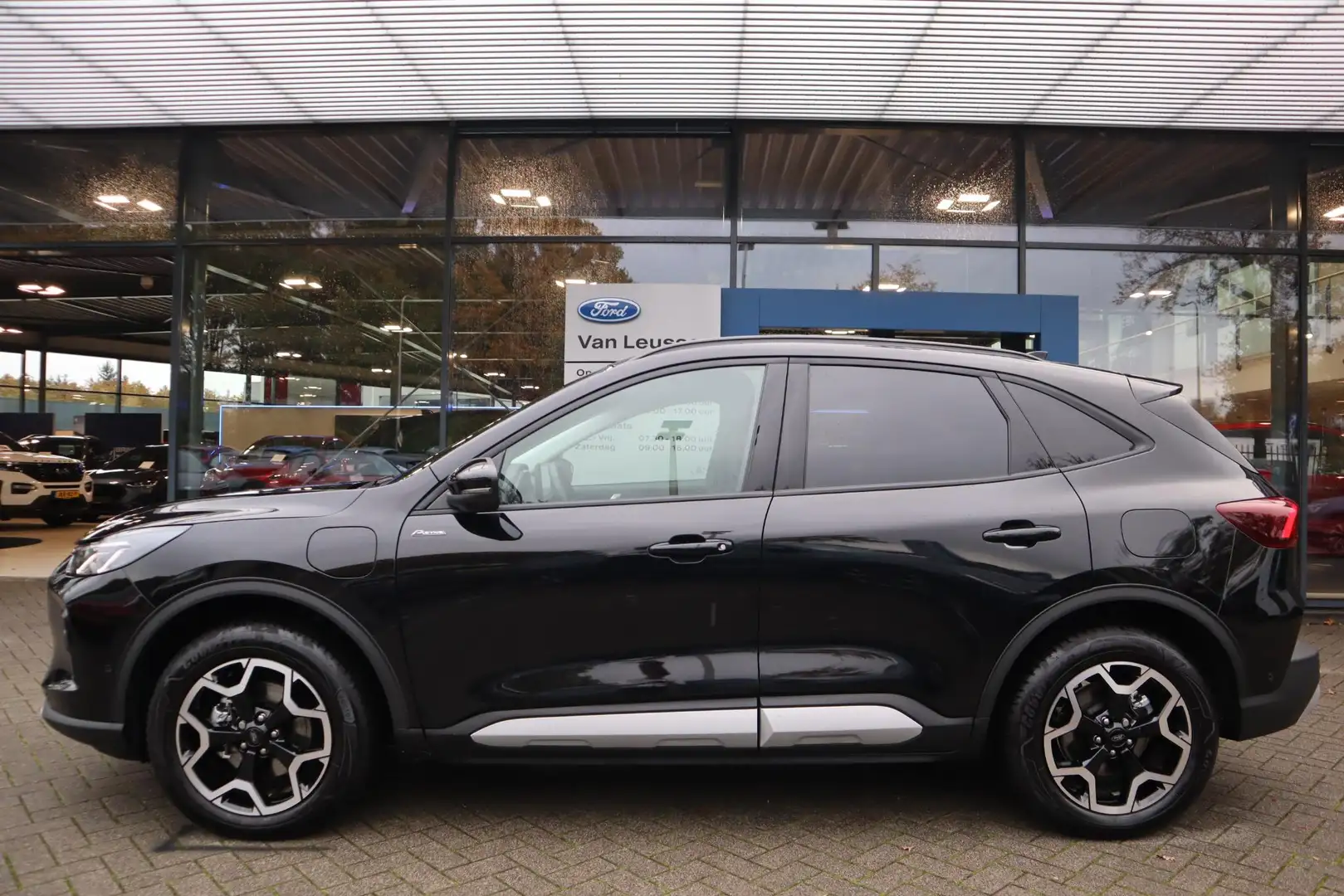Ford Kuga 2.5 PHEV ACTIVE-X NIEUWE MODEL! 4JR-GARANTIE PANO/ Zwart - 2