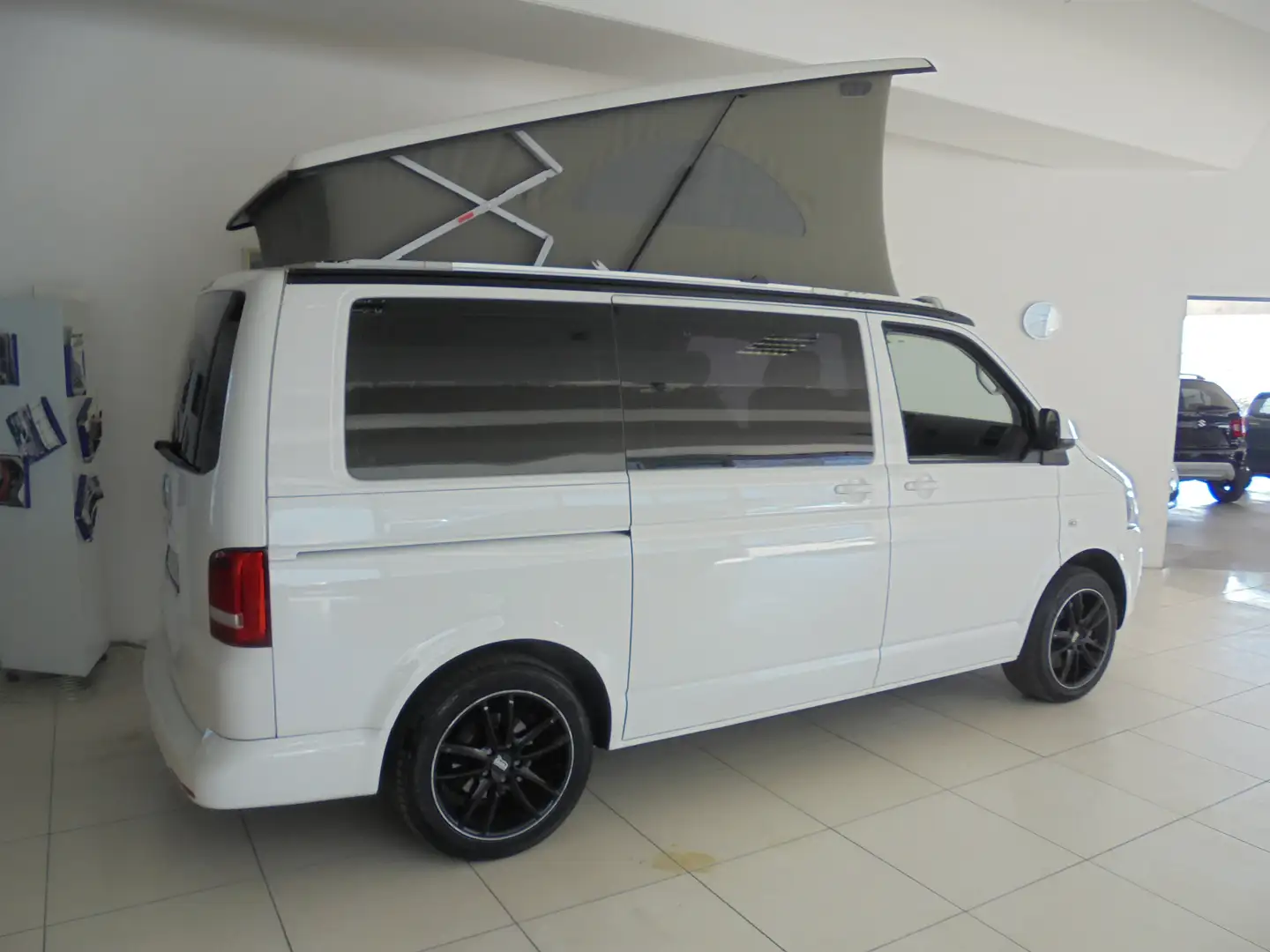 Volkswagen T5 California 2.0 bitdi Comfortline 180cv TETTO BASCULANTE Bianco - 2