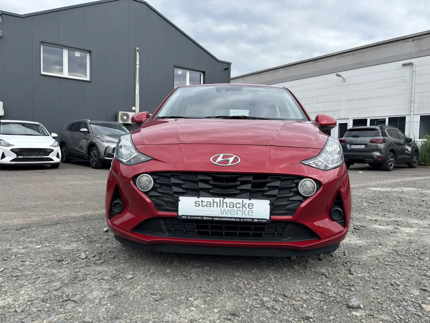 Hyundai i10 1.2 Trend Red - 2