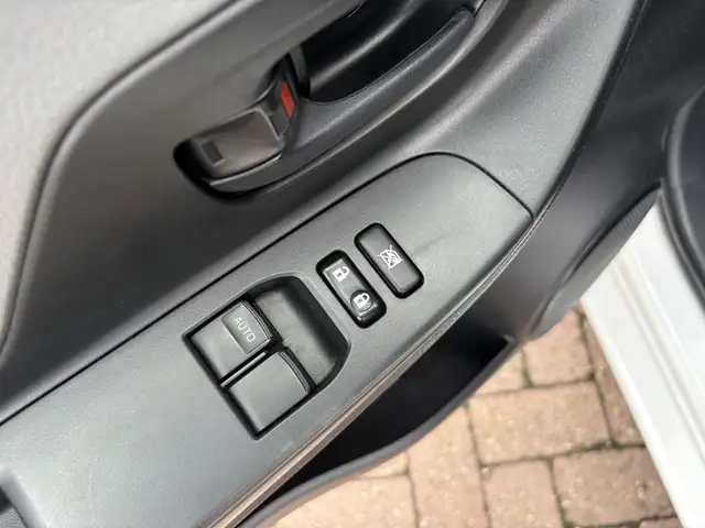 Toyota Yaris view 4