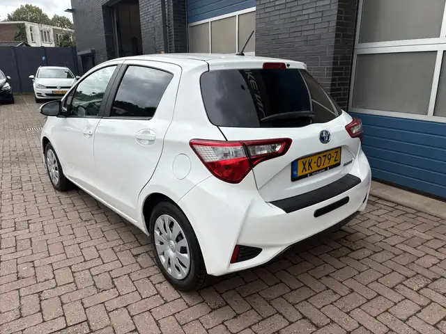 Toyota Yaris view 26