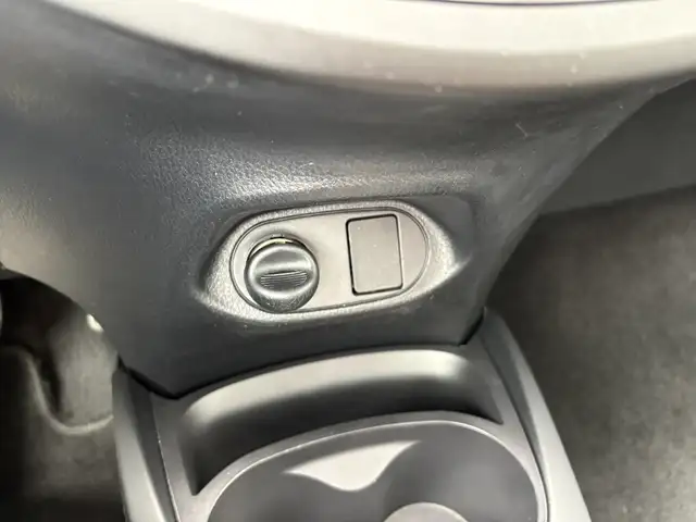 Toyota Yaris view 16