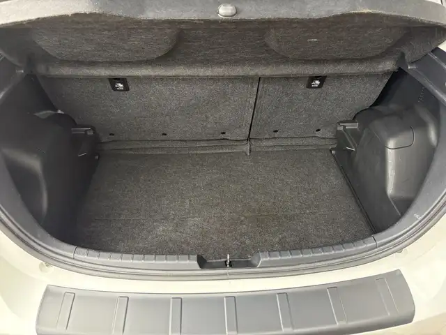 Toyota Yaris view 9