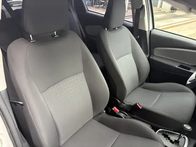Toyota Yaris view 11