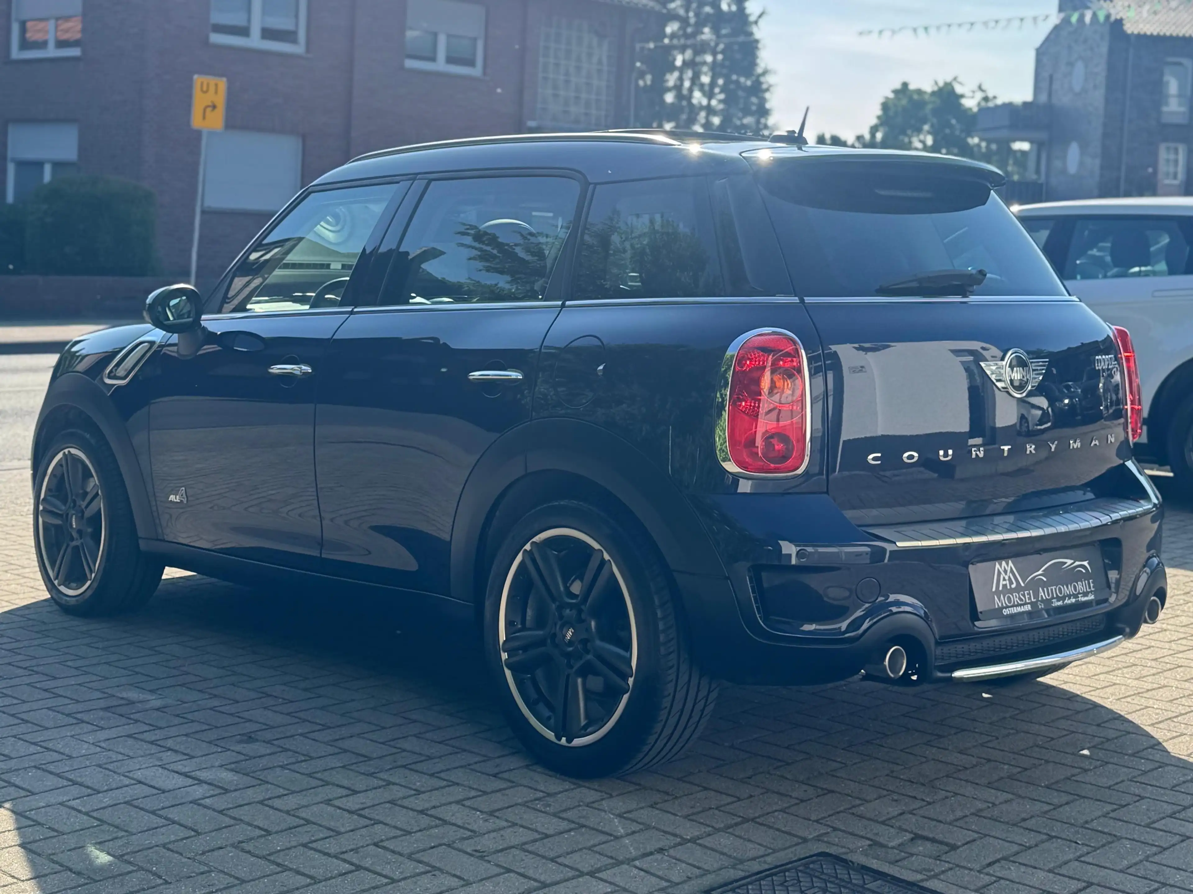 MINI Cooper SD Countryman All4/Steuerkette Neu/Automatik/Panorama/Leder/H&K — photo 4