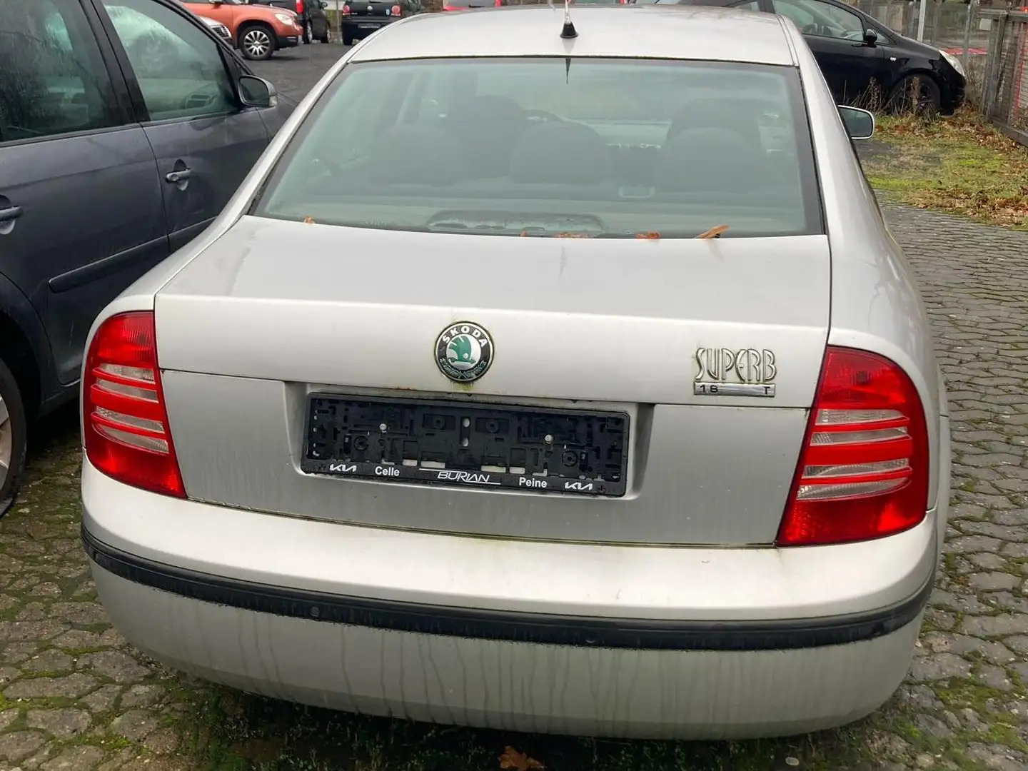 Skoda Superb Superb 1.8 Turbo Elegance Grau - 2