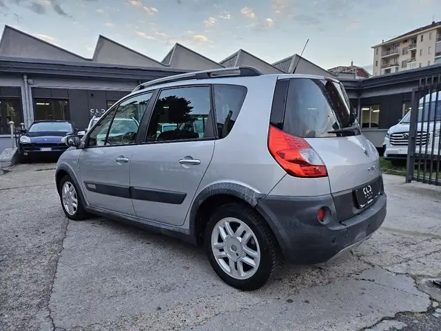 Renault Scenic view 4
