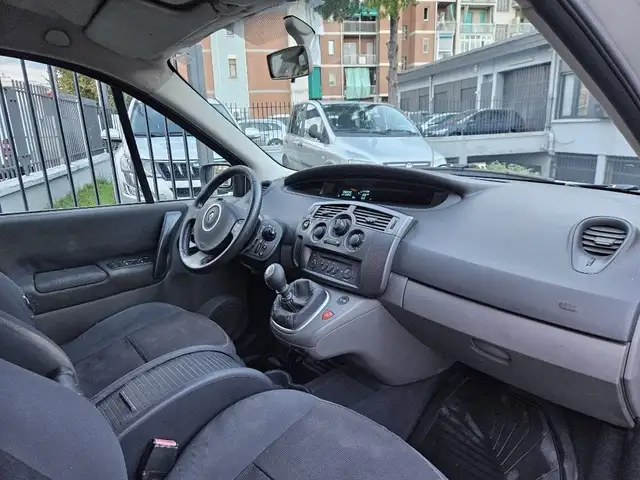 Renault Scenic view 8