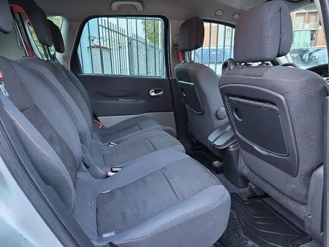 Renault Scenic view 10
