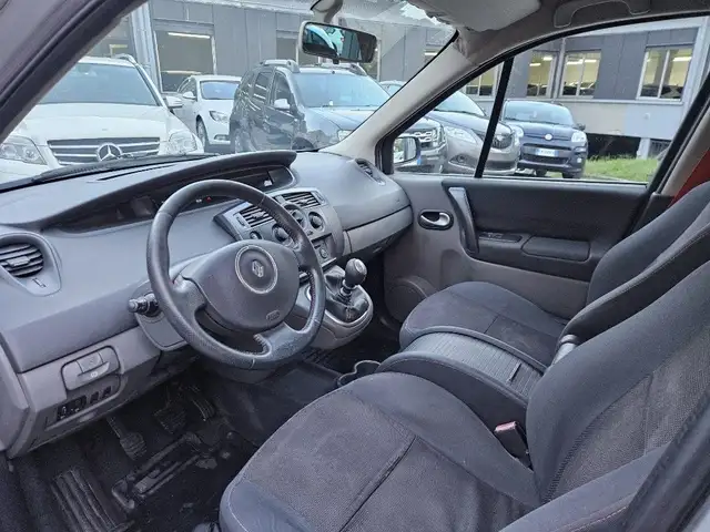 Renault Scenic view 5