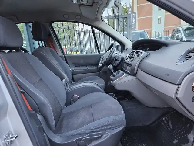 Renault Scenic view 9