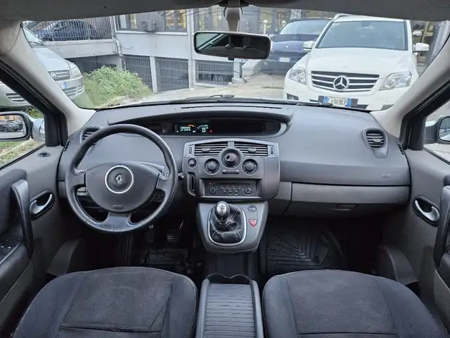 Renault Scenic view 6