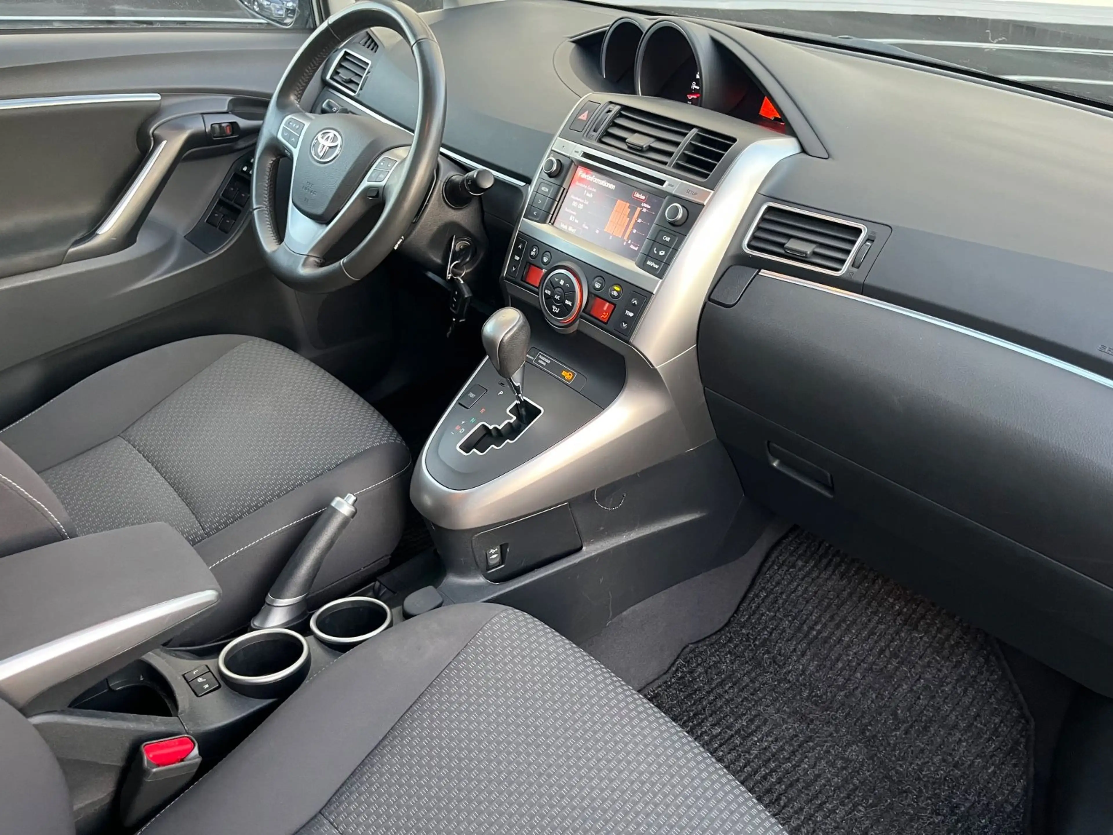 Toyota Verso Life ,7-Sitzer, tüv neu — photo 10