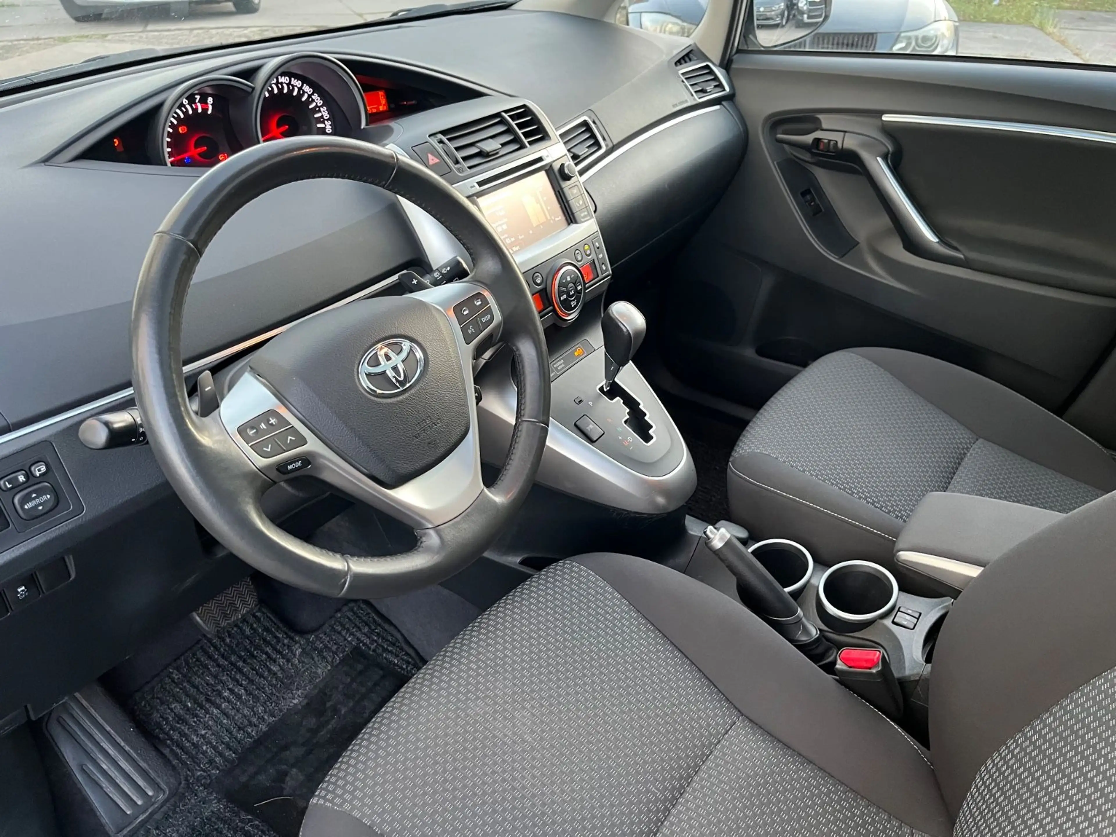 Toyota Verso Life ,7-Sitzer, tüv neu — photo 6