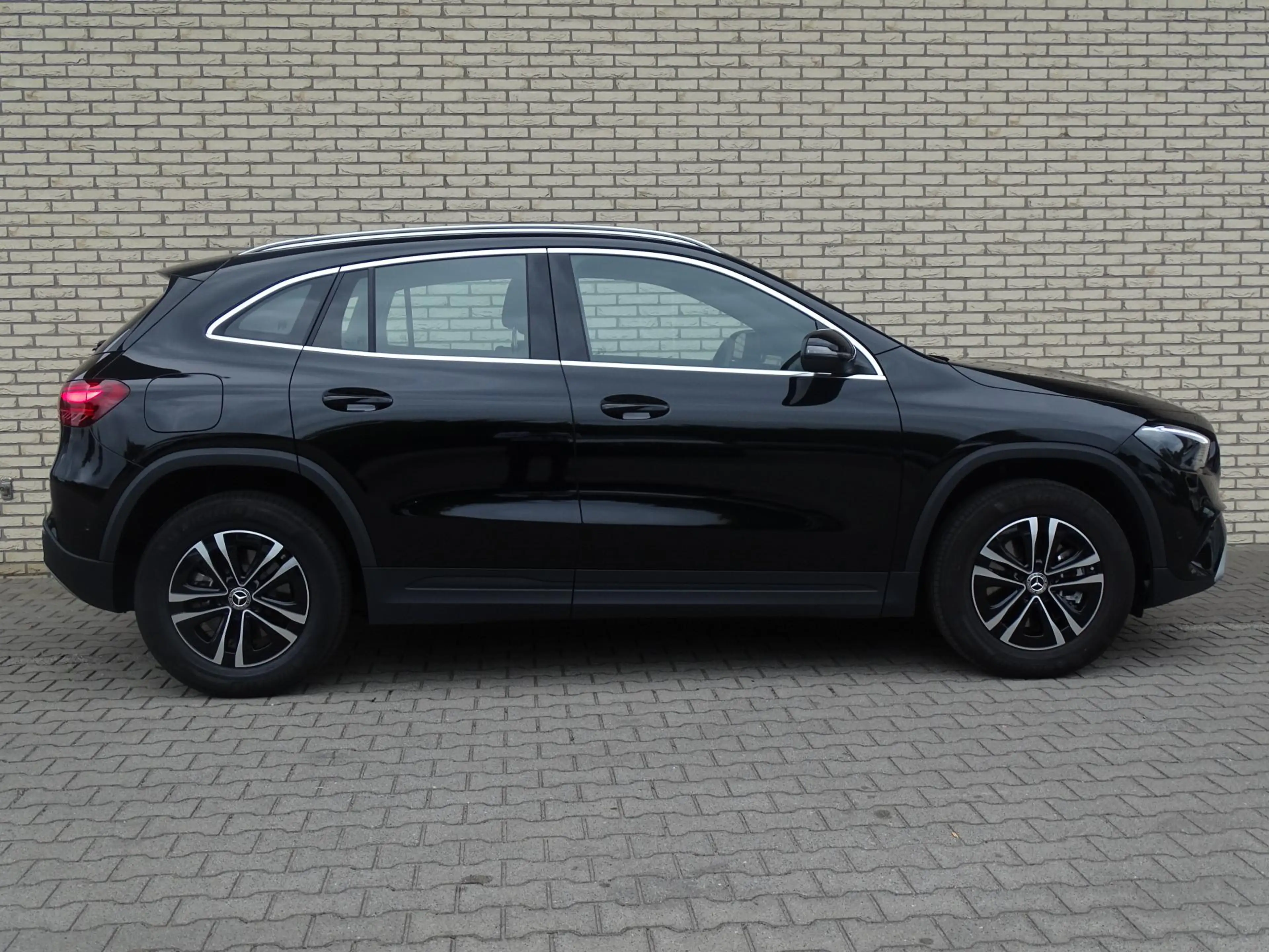 Mercedes-Benz GLA 250 e Star Edition | Trekhaak | Dode Hoek Ass. | Stoel — photo 5