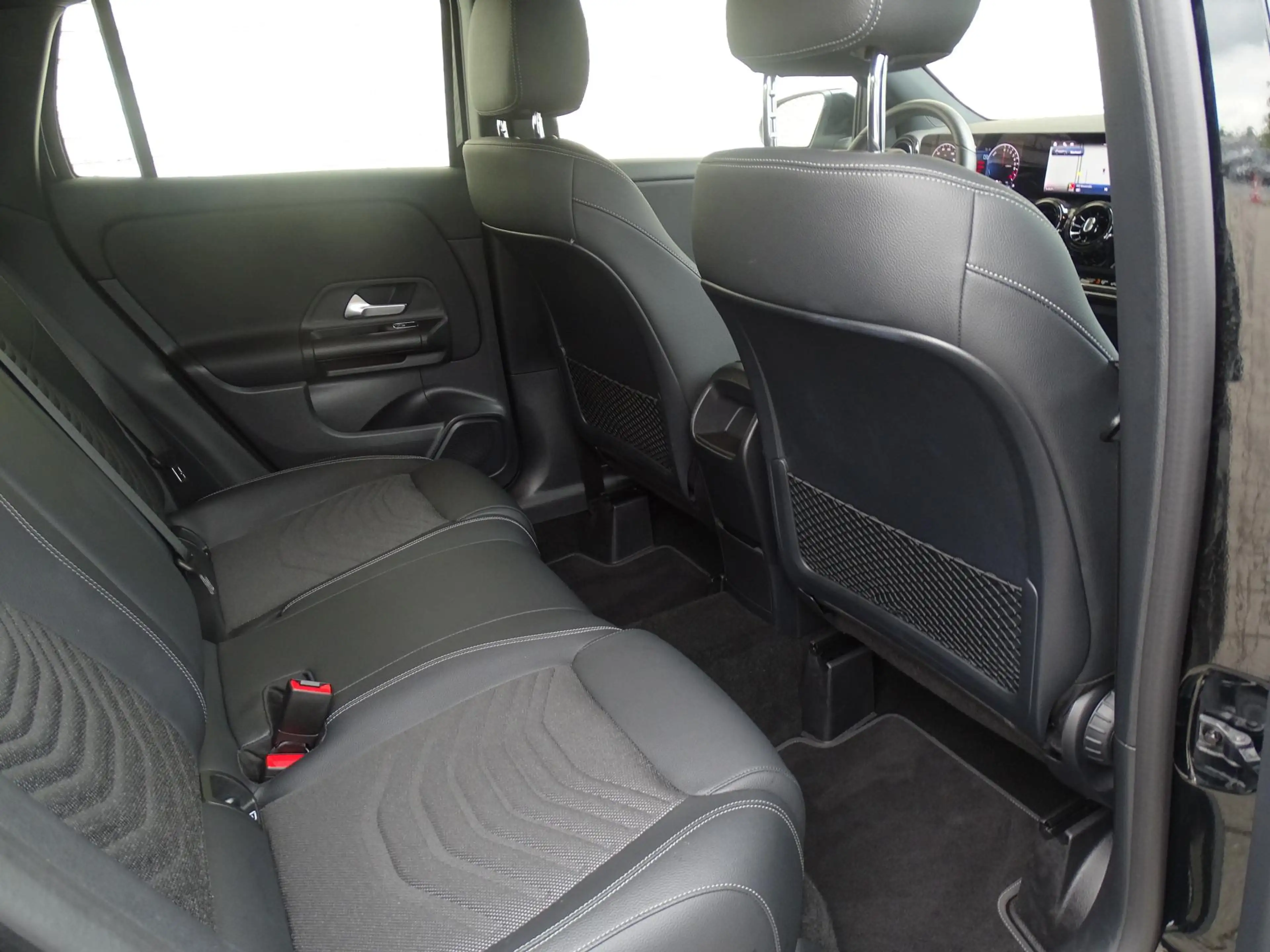 Mercedes-Benz GLA 250 e Star Edition | Trekhaak | Dode Hoek Ass. | Stoel — photo 11
