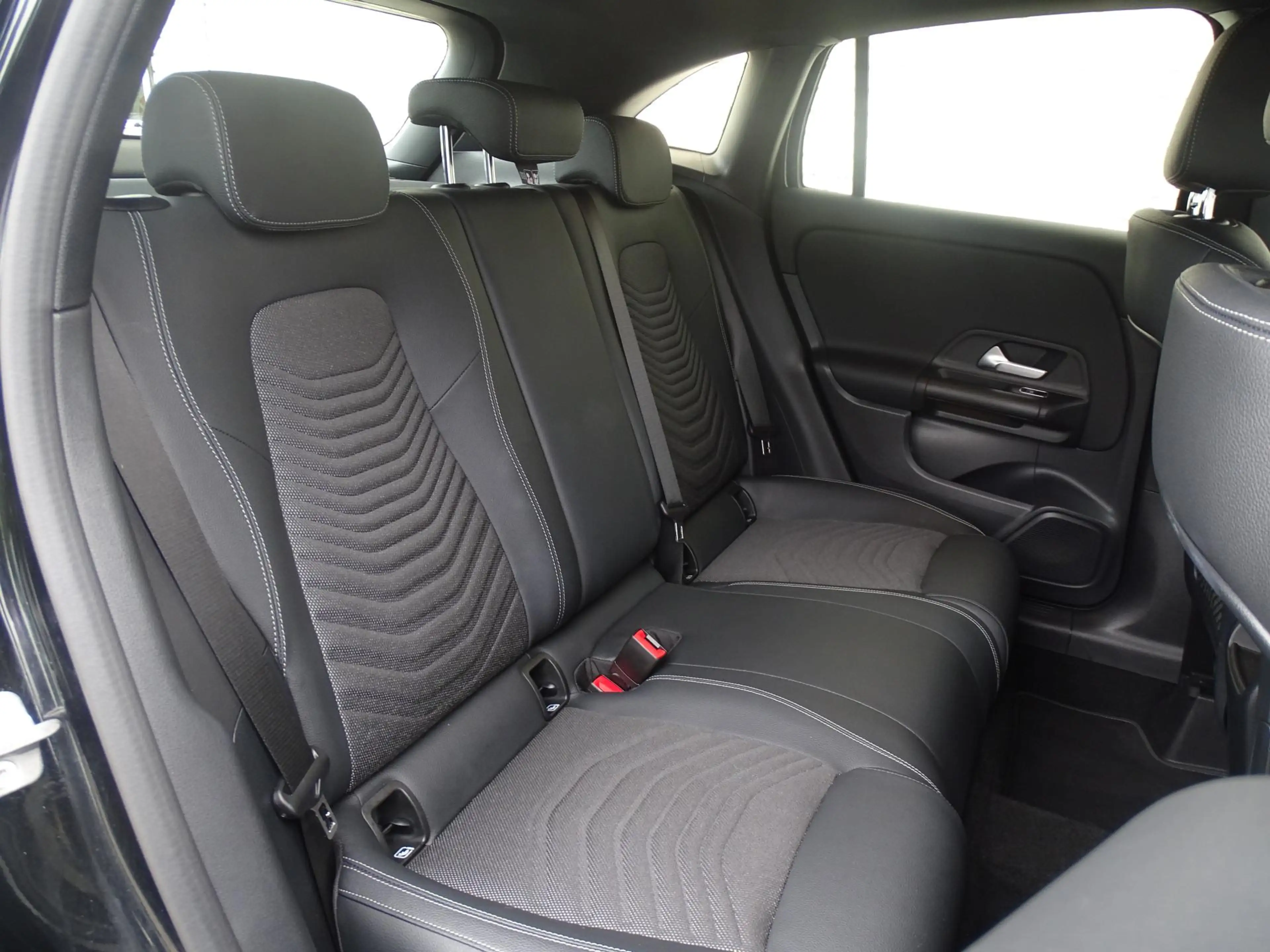 Mercedes-Benz GLA 250 e Star Edition | Trekhaak | Dode Hoek Ass. | Stoel — photo 13