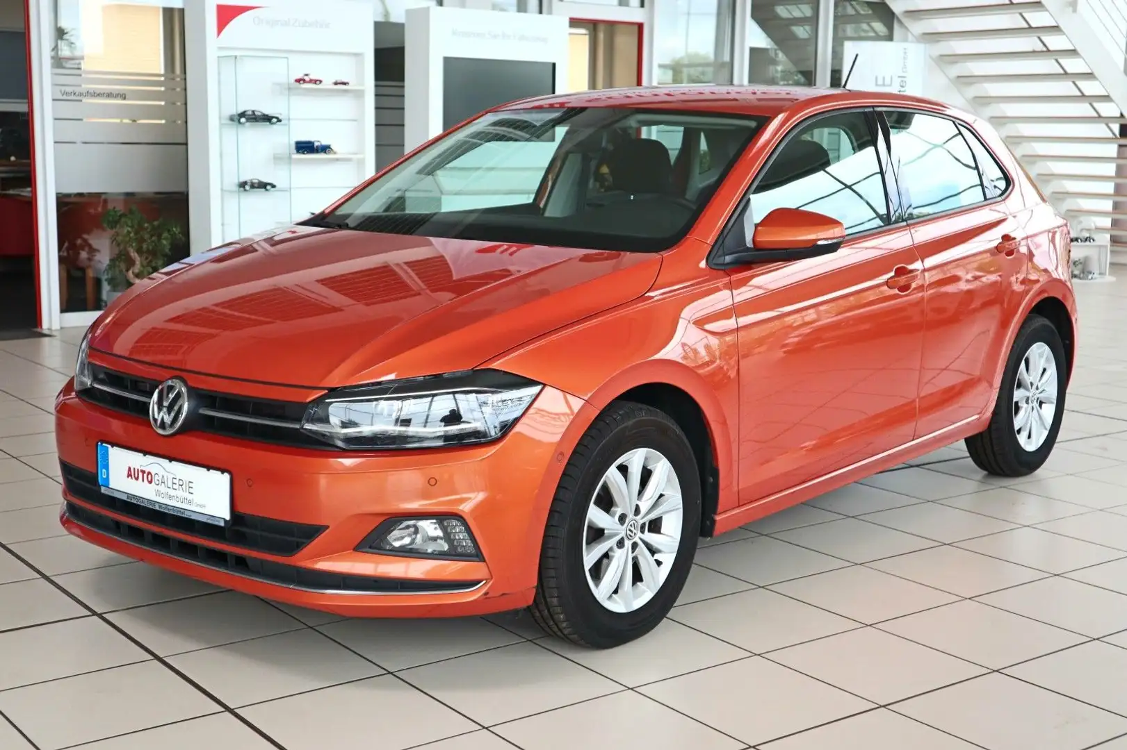 Volkswagen Polo VI Highline Automatik LED Kamera PDC Naranja - 1