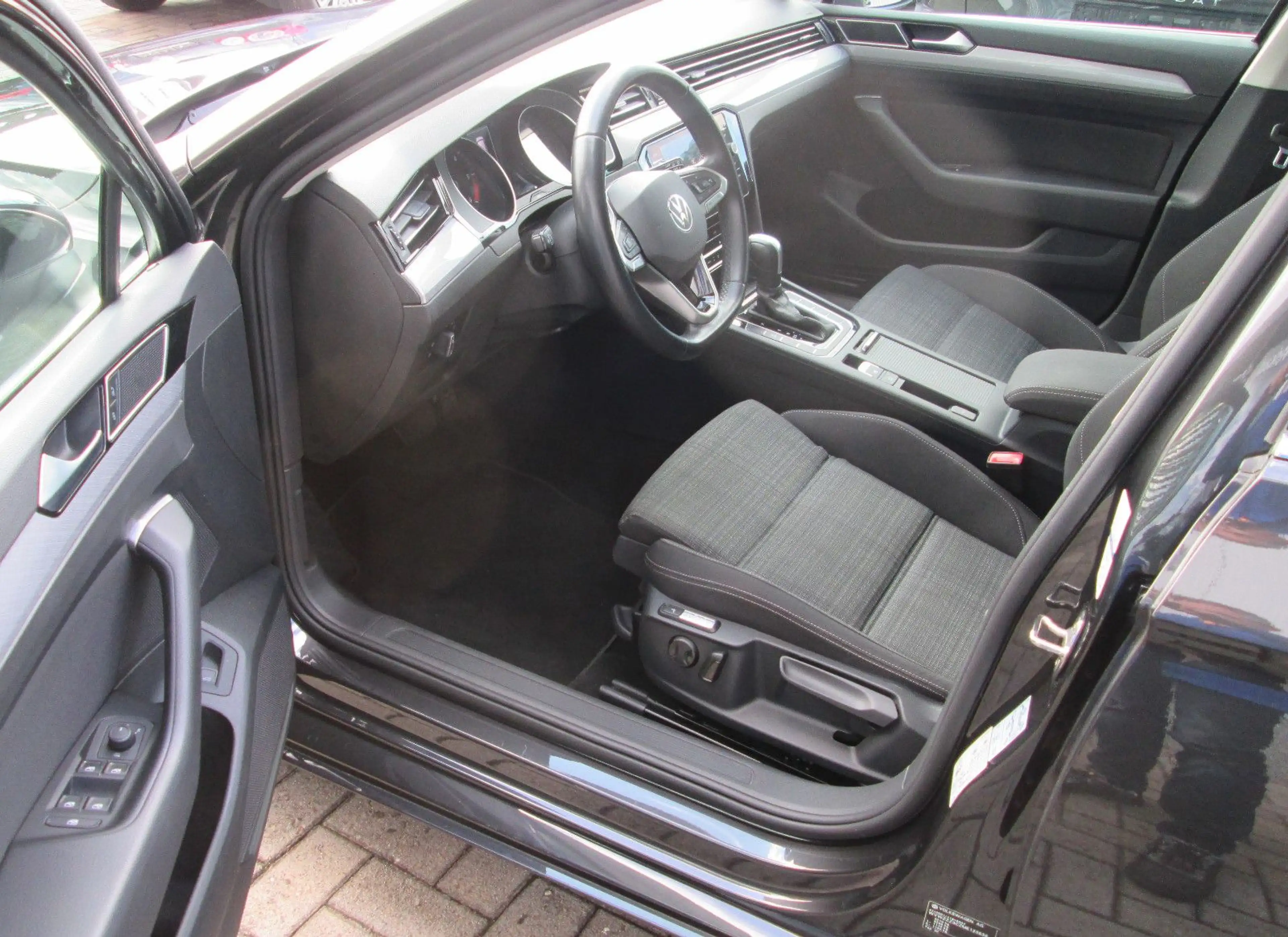 Volkswagen Passat Variant Business — photo 6
