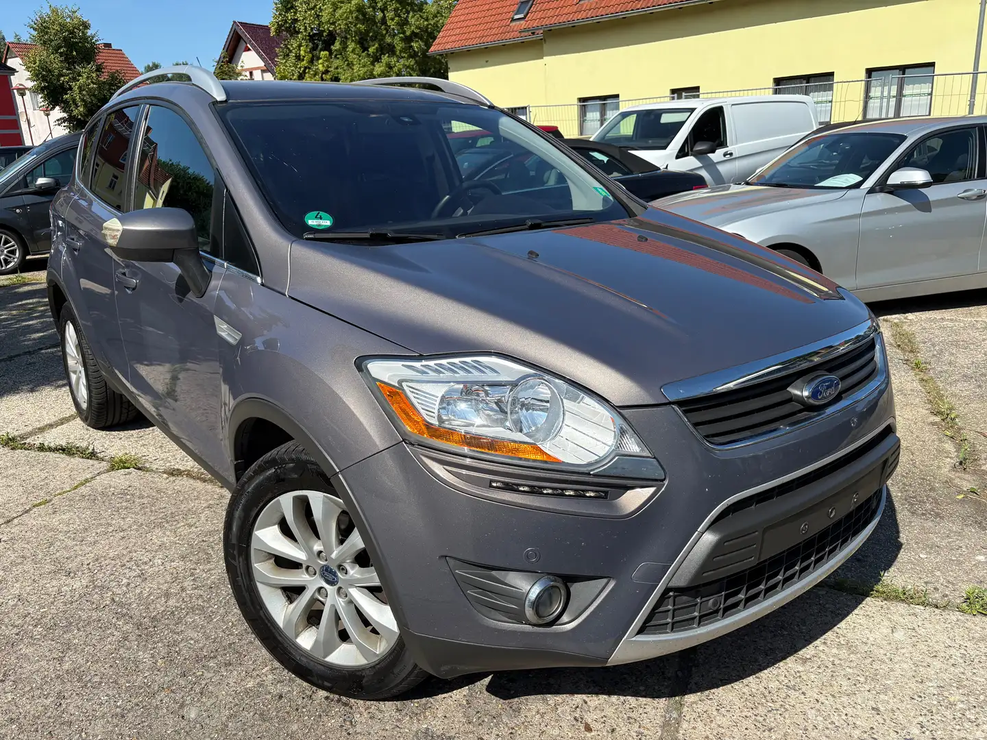 Ford Kuga S  4x4 , 2.0L Euro5,Panoramadach,HU/AU 04-27 Braun - 1