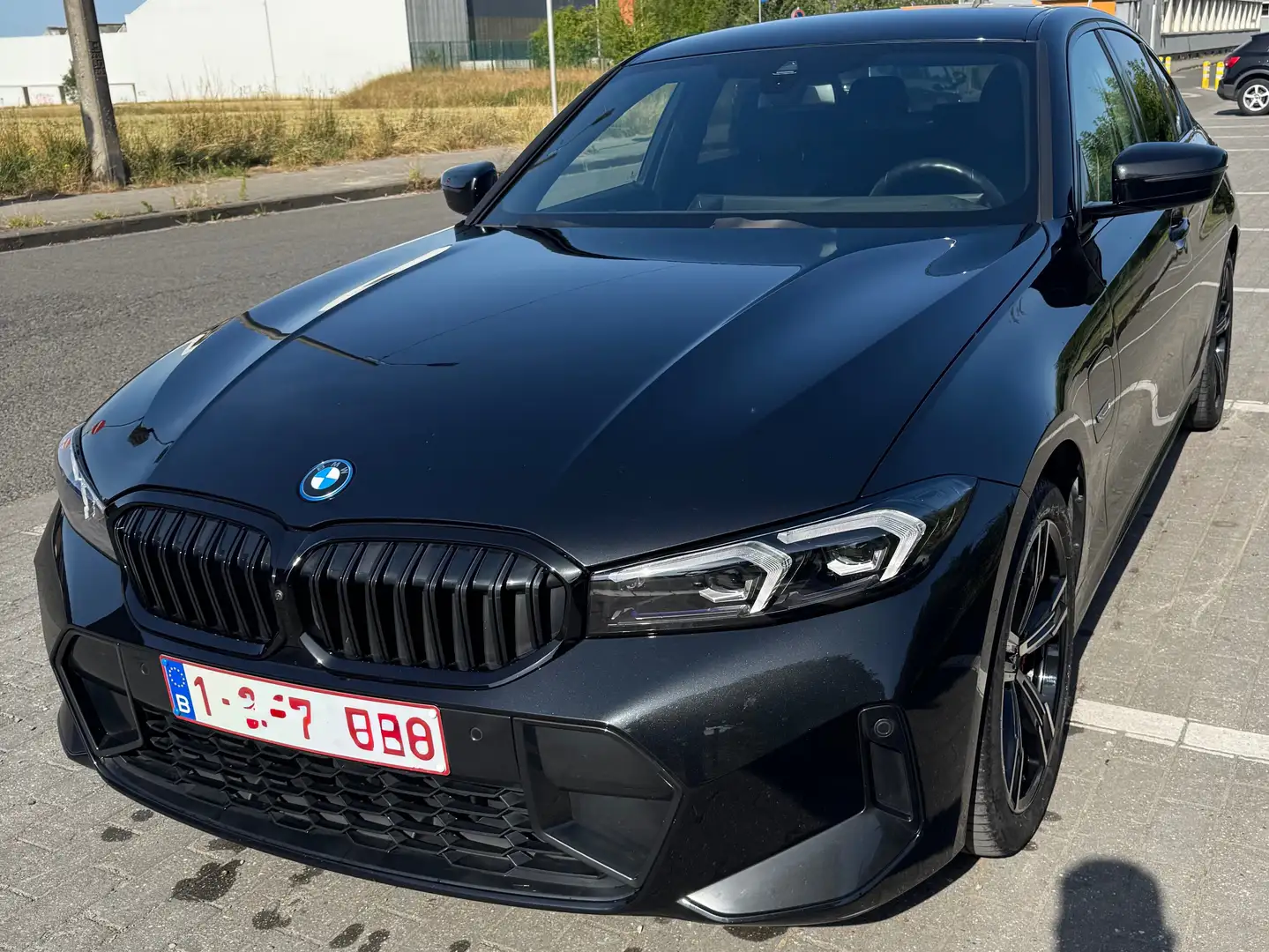BMW 330 330eA PHEV Fekete - 2