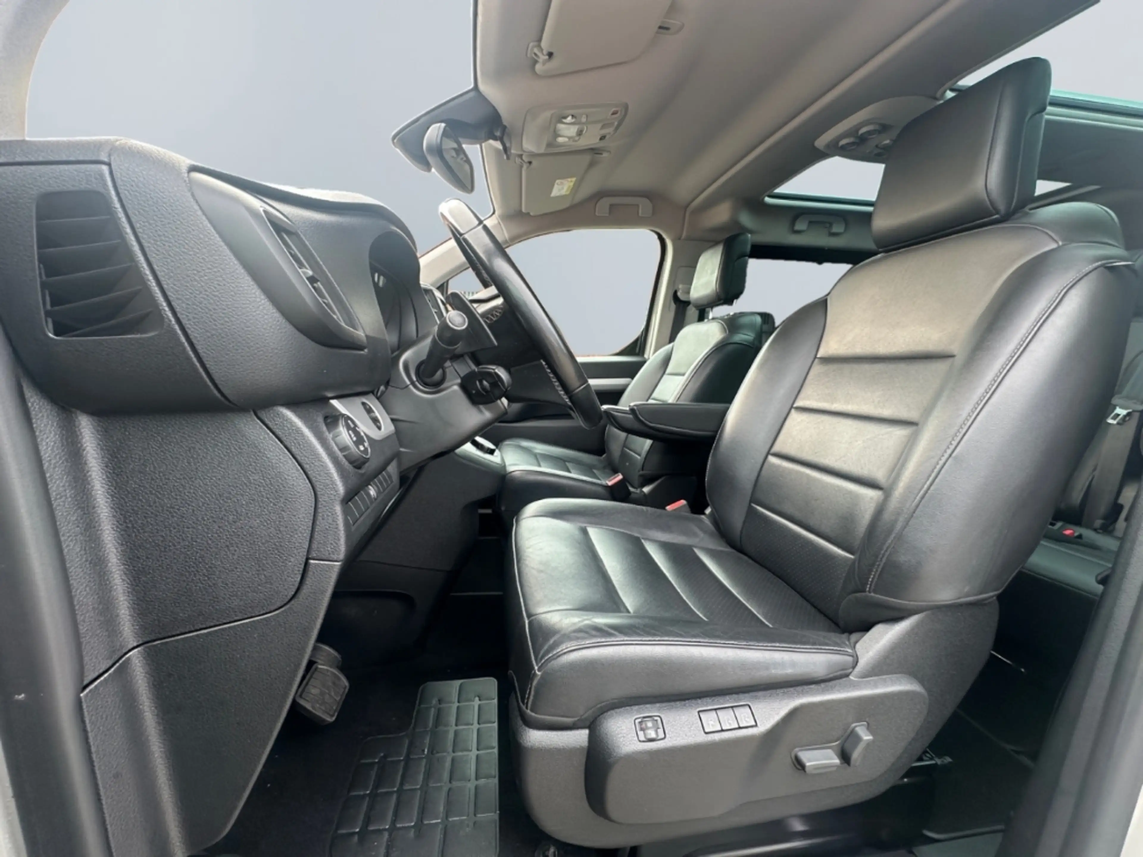 Peugeot Traveller 2.0 BlueHDi L2 Allure *ACC*HUD*CAM*SHZ* — photo 9