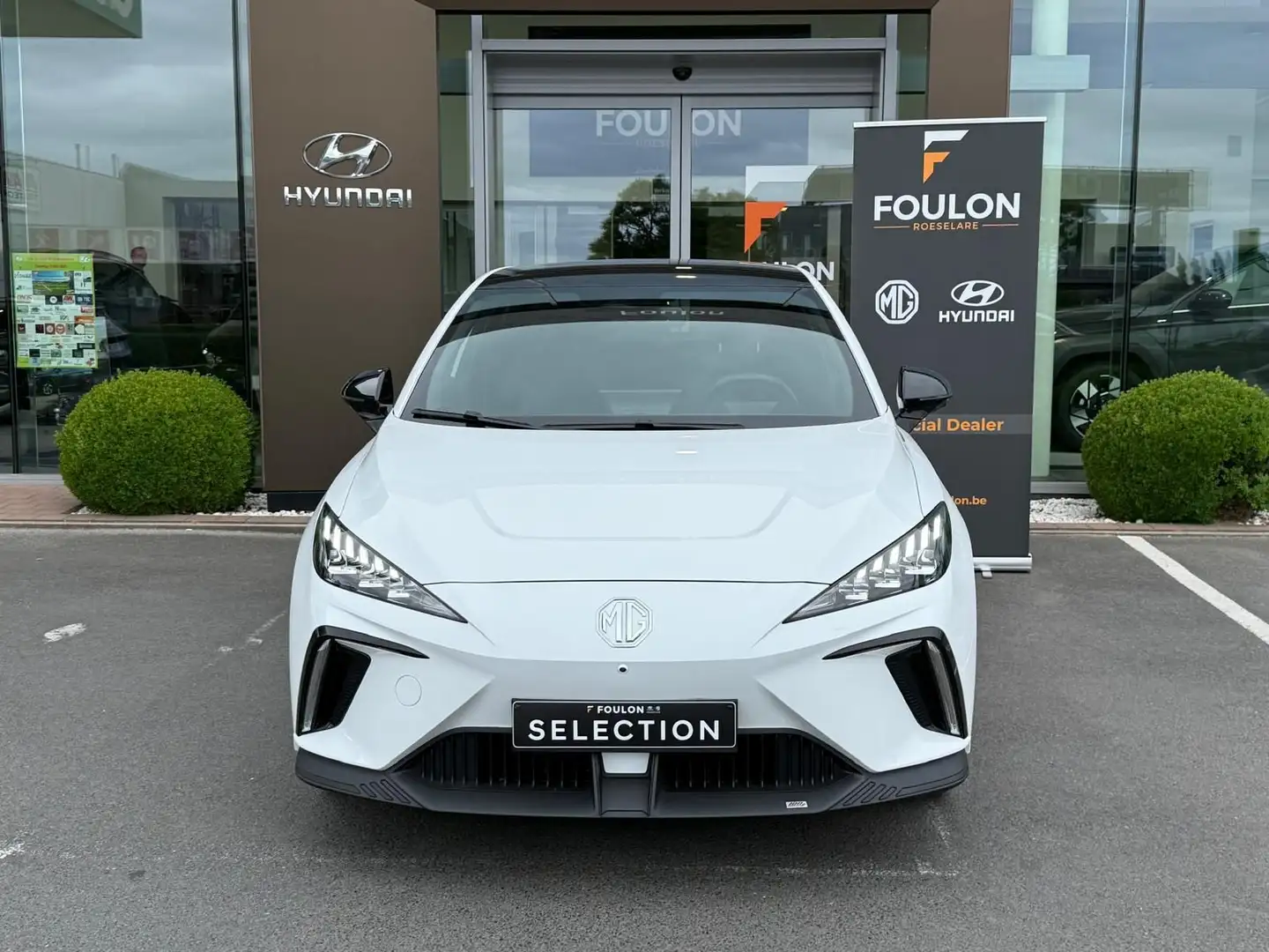 MG MG4 Luxury 64kwh Long range - 2