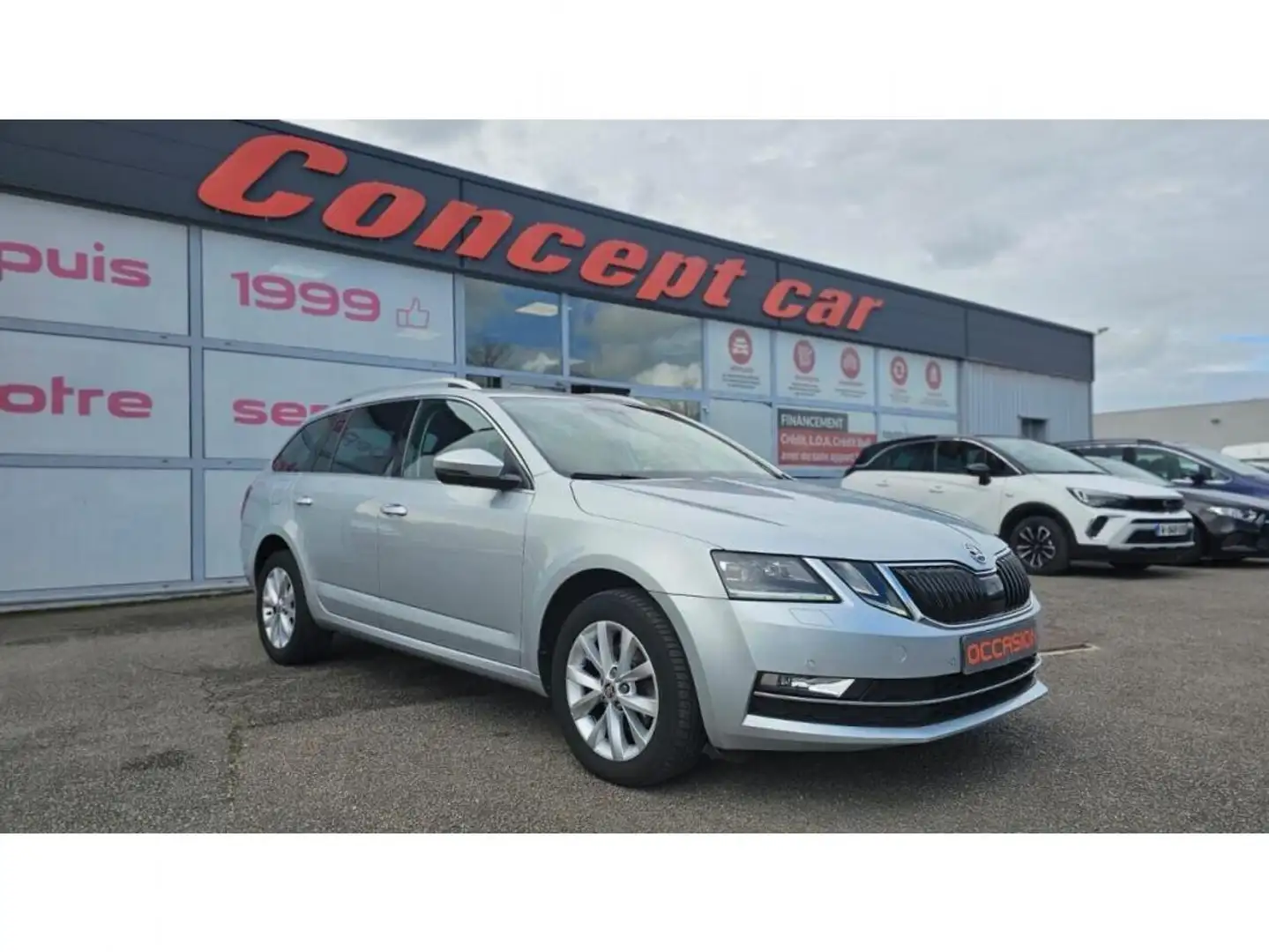 Skoda Octavia COMBI Style 1.6 TDI 116cv DSG7 + Attelage + Sièges Gris - 1