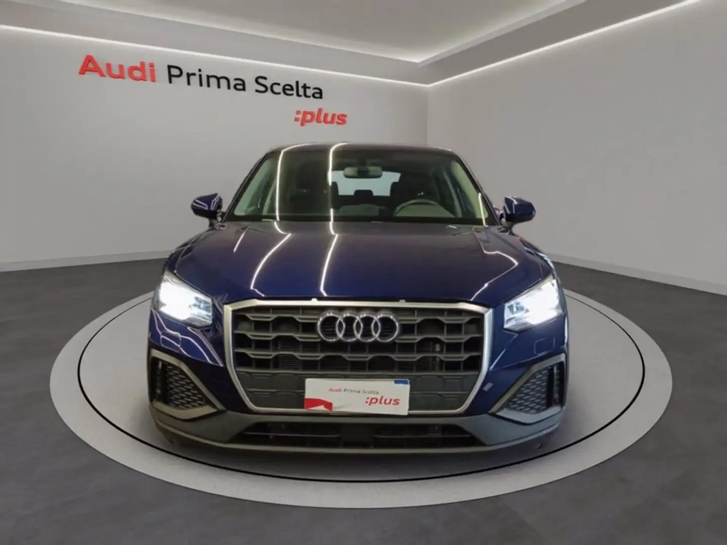 Audi Q2 35 1.5 tfsi business Blau - 2