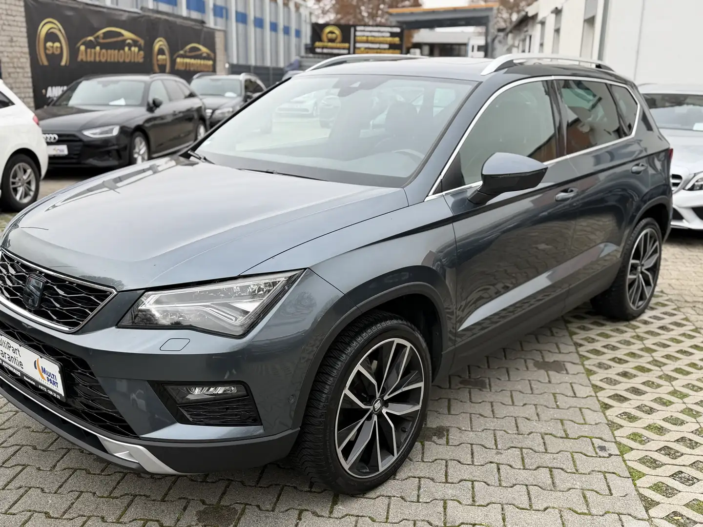 SEAT Ateca Xcellence 4Drive Grau - 2