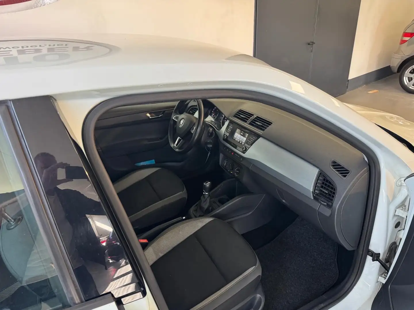 Skoda Fabia FABIA 1.4 TDI AMBITION*CLIMATIC*SHZ*TEMPO*MF*BC* Wit - 2