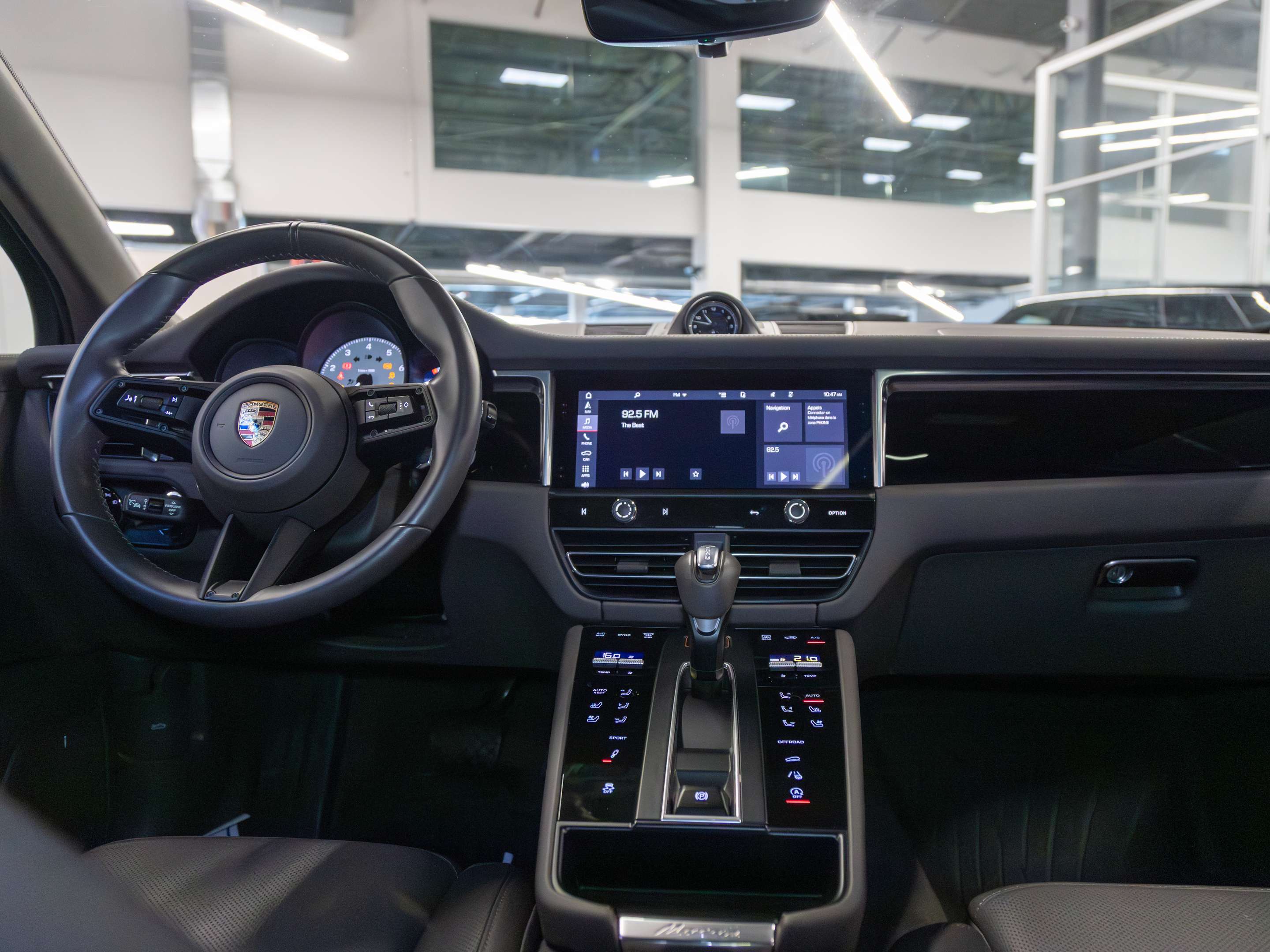 2024 Porsche Macan S AWD thumb 9