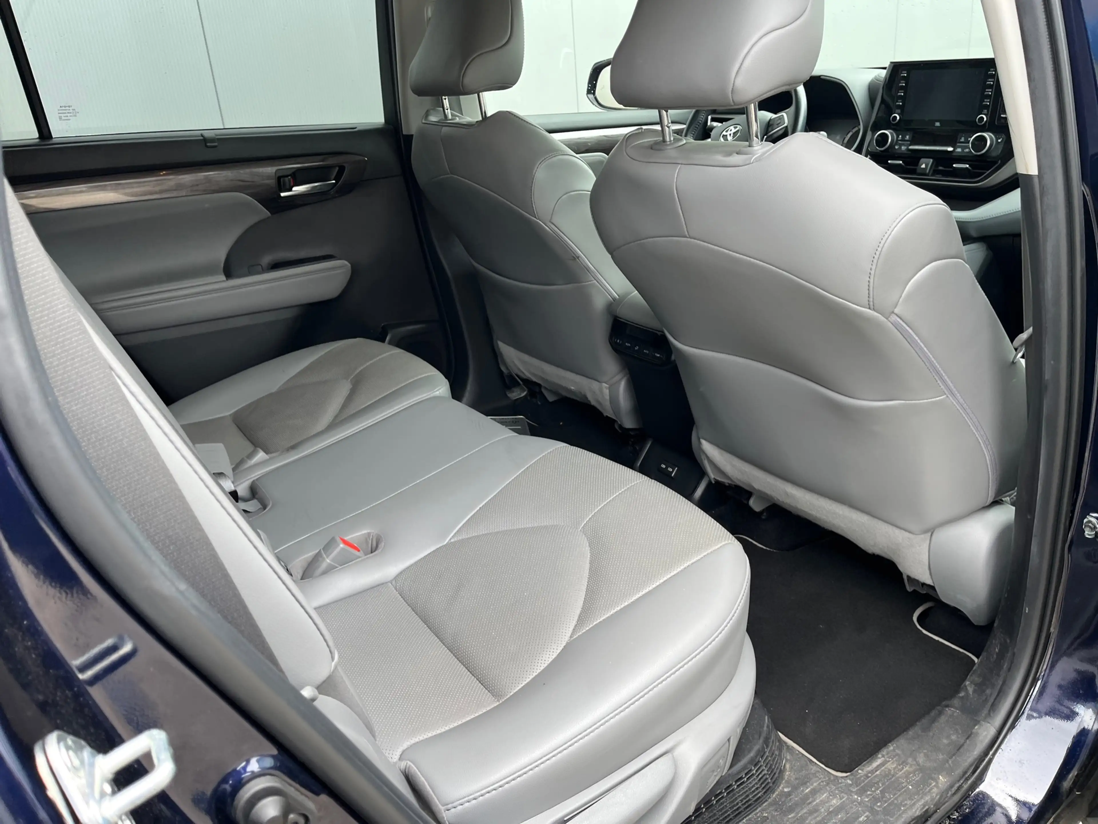 Toyota Highlander 2.5 AWD Hybrid Executive 7P — photo 15