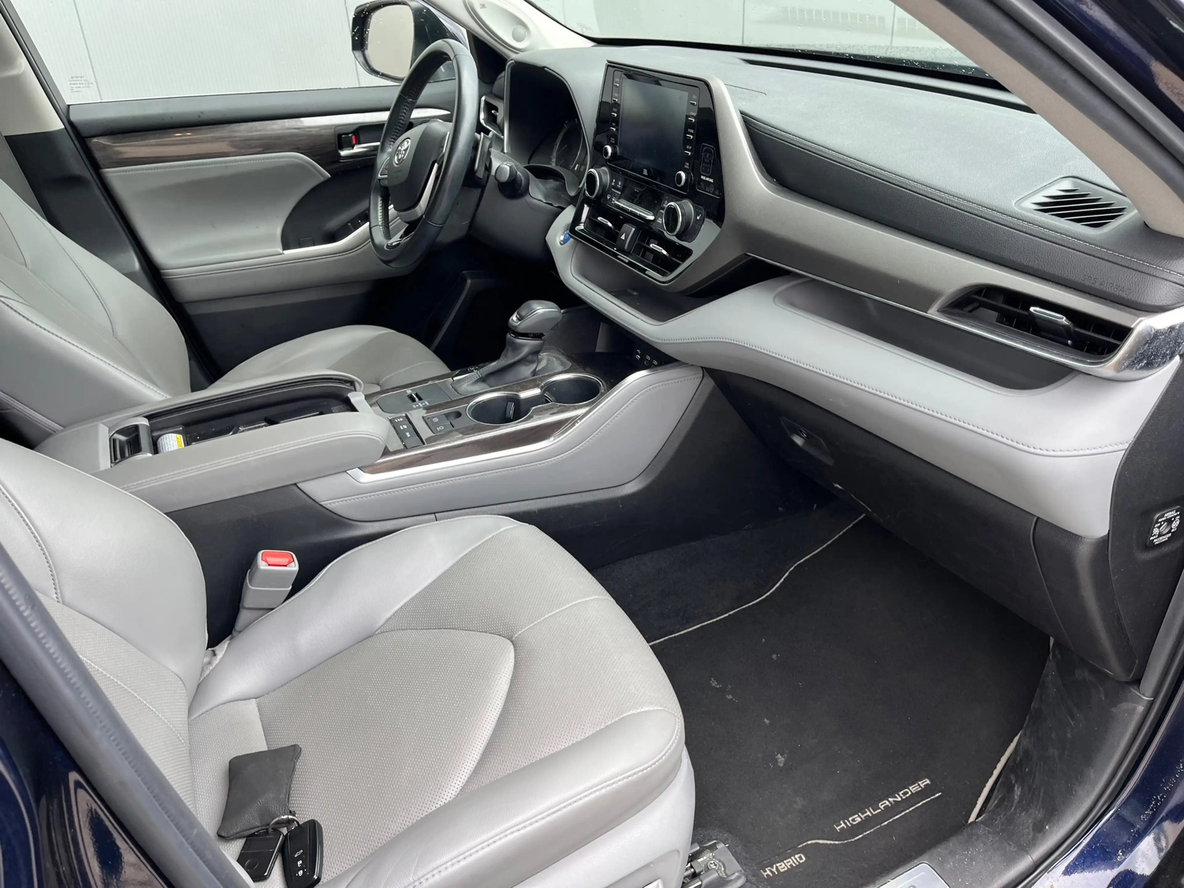 Toyota Highlander 2.5 AWD Hybrid Executive 7P — photo 14