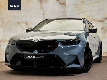 Touring V8 M Hybrid , Sonderlackierung, Ultimate P