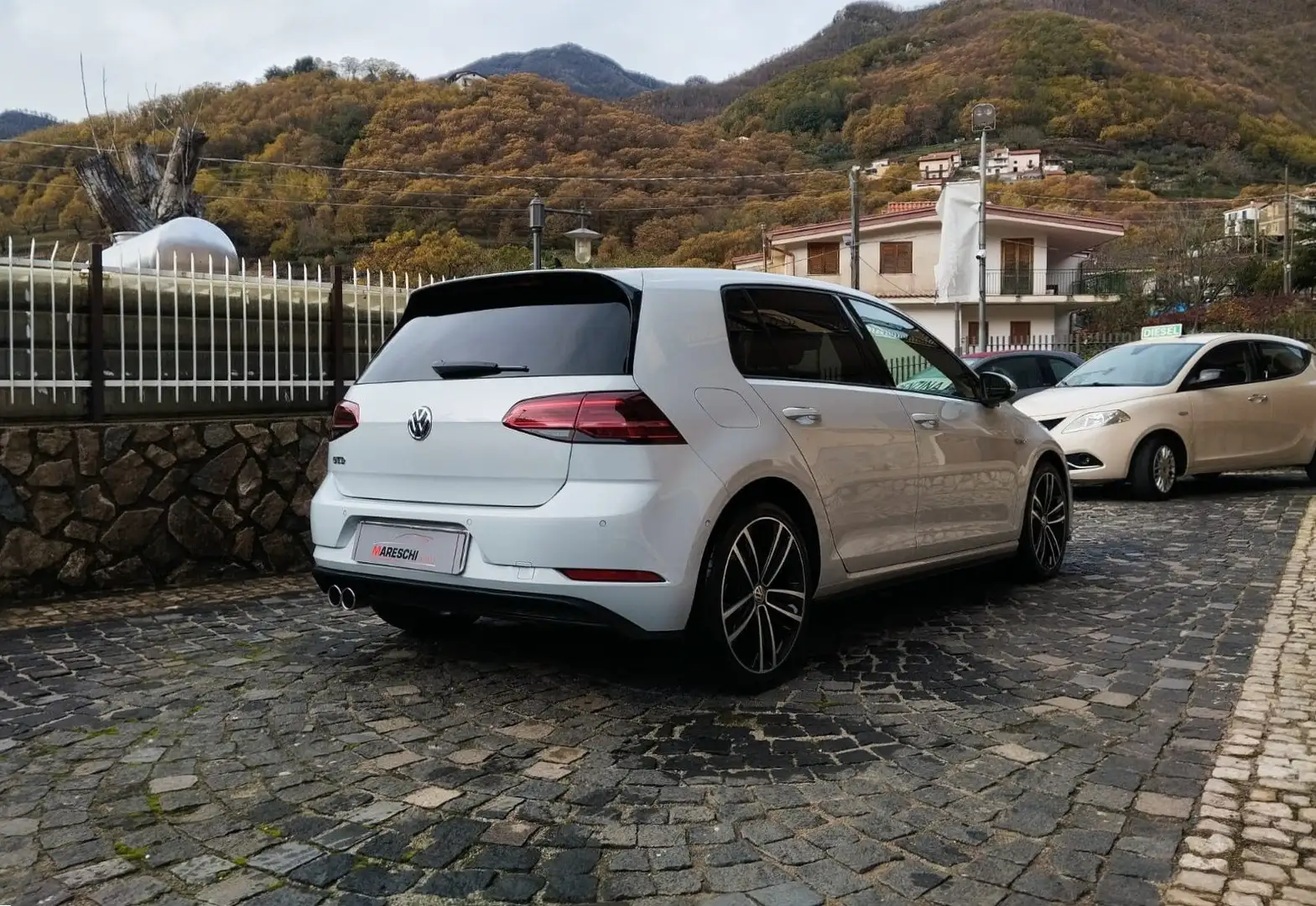 Volkswagen Golf Golf VII 2017 5p 5p 2.0 tdi Gtd 184cv Bianco - 2