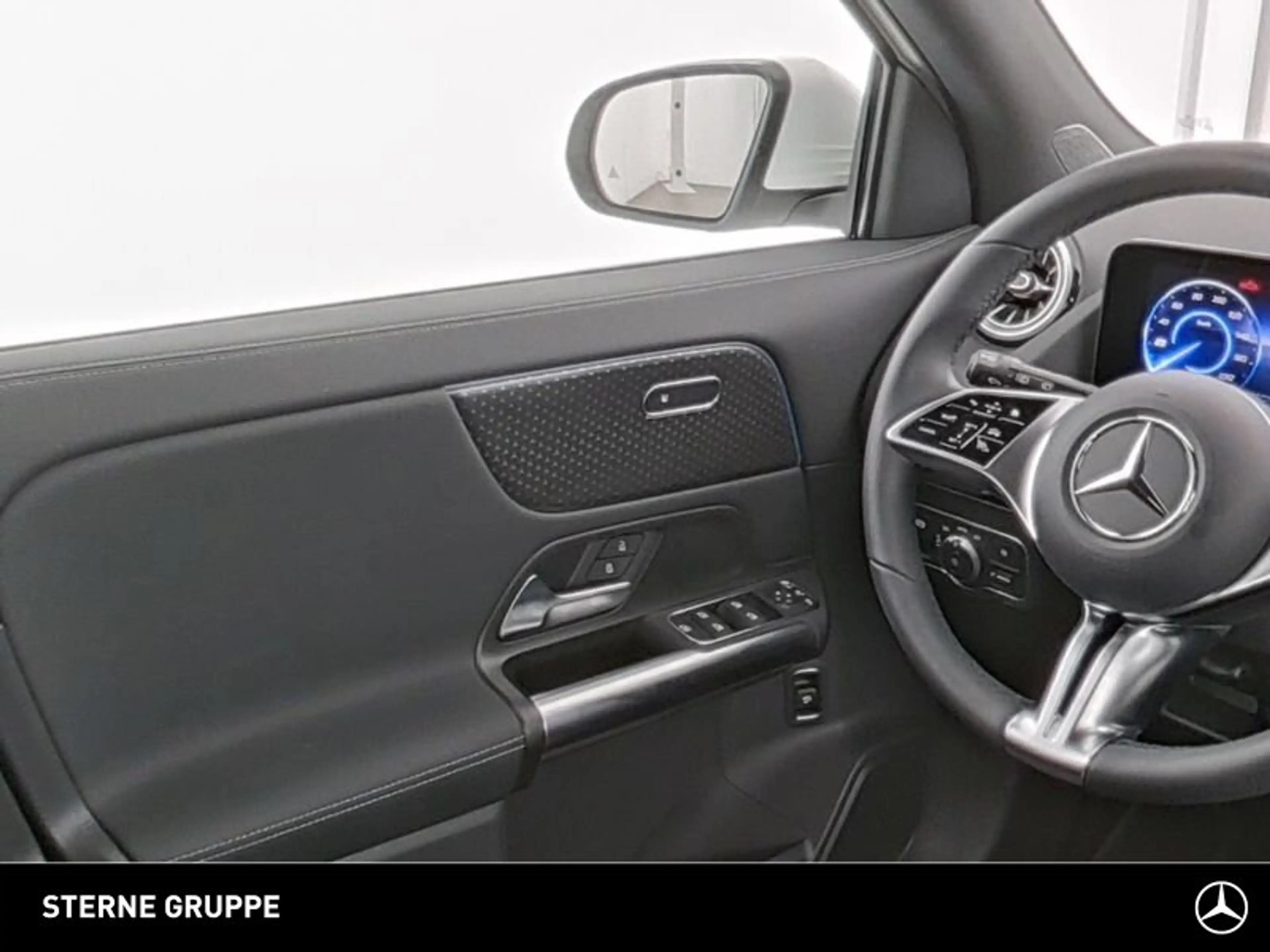 Mercedes-Benz EQA 250 EQA 250+ Progressive Panorama Ambiente Totwinkel — photo 7
