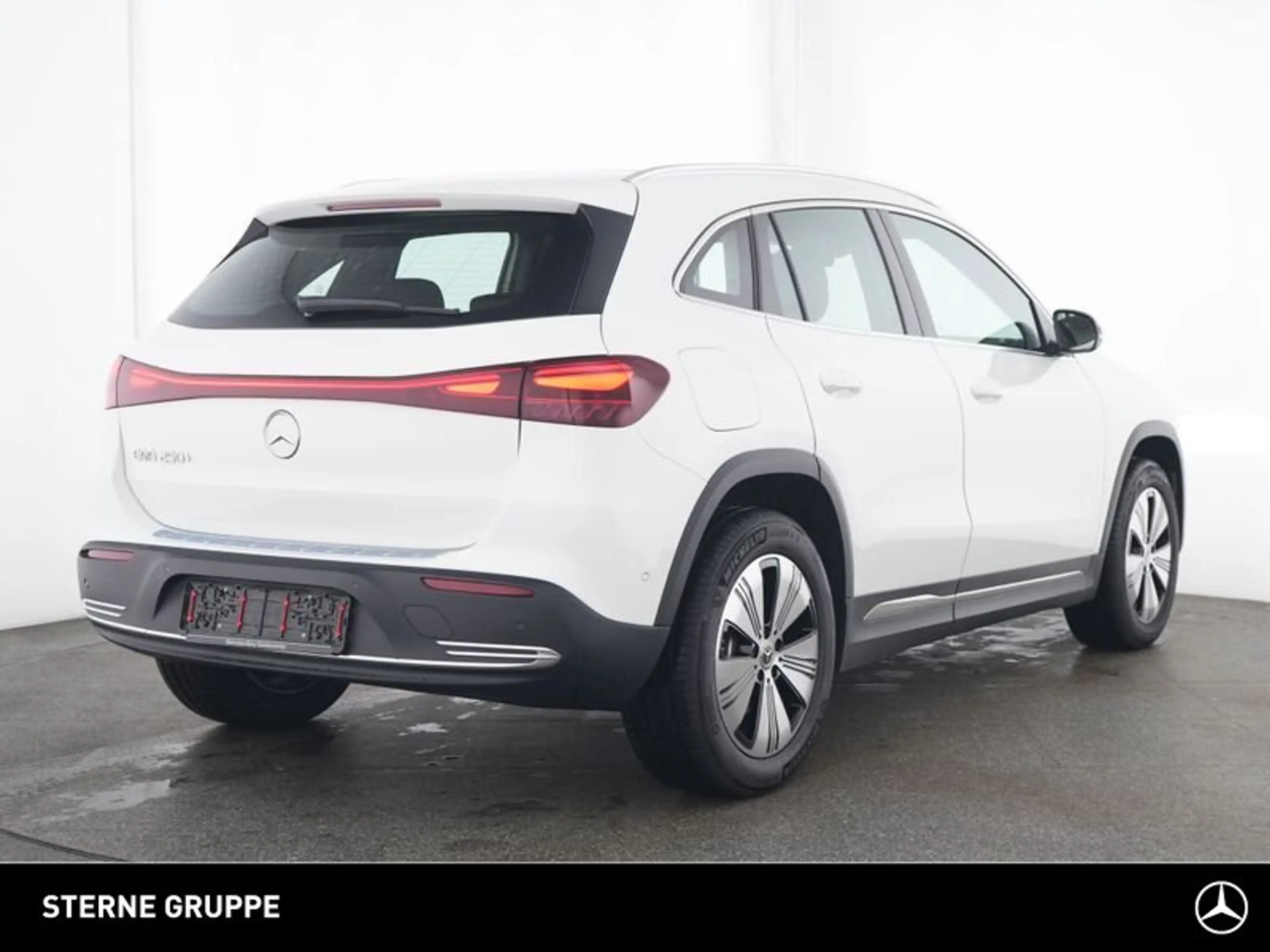 Mercedes-Benz EQA 250 EQA 250+ Progressive Panorama Ambiente Totwinkel — photo 11