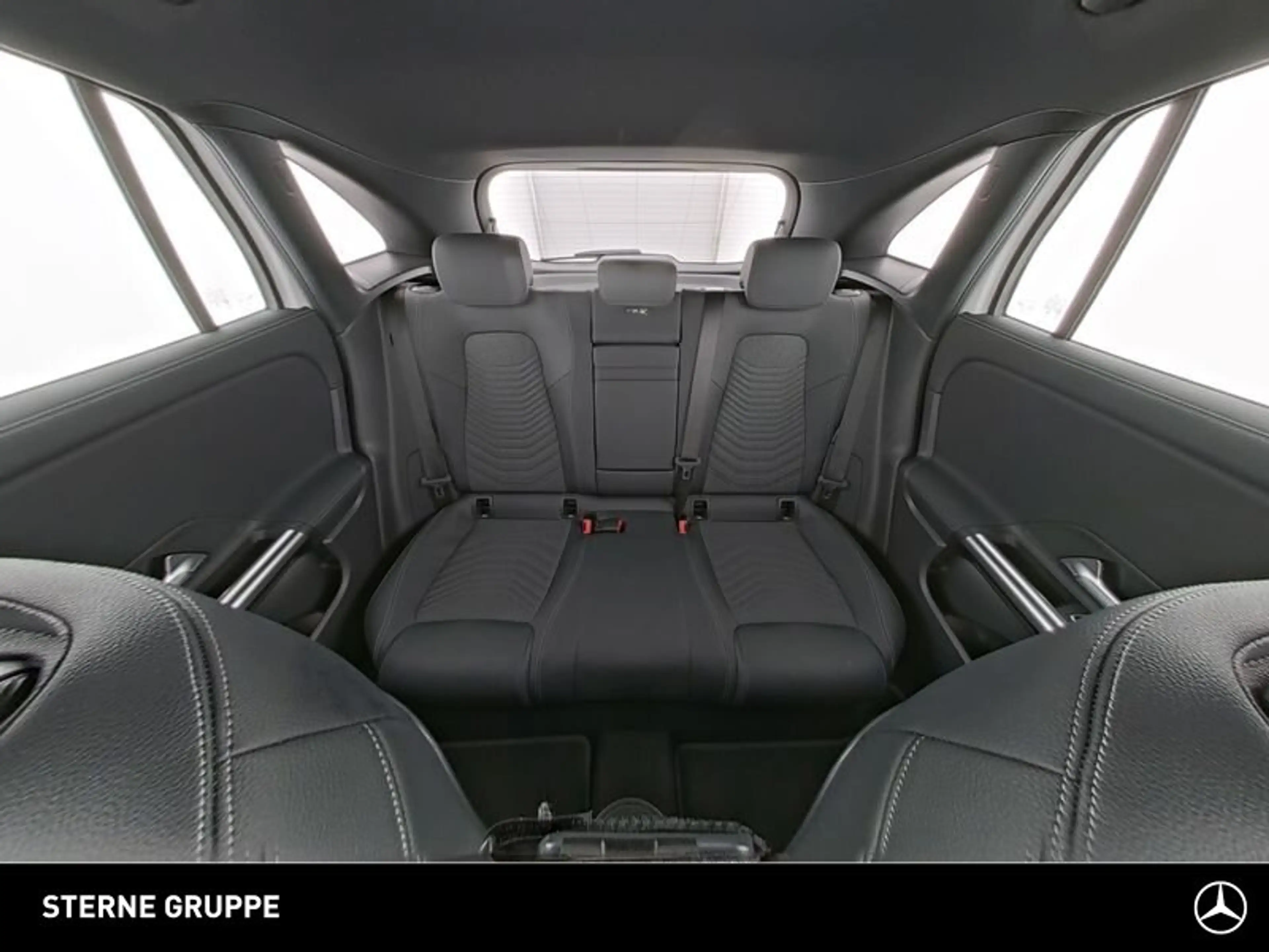 Mercedes-Benz EQA 250 EQA 250+ Progressive Panorama Ambiente Totwinkel — photo 9