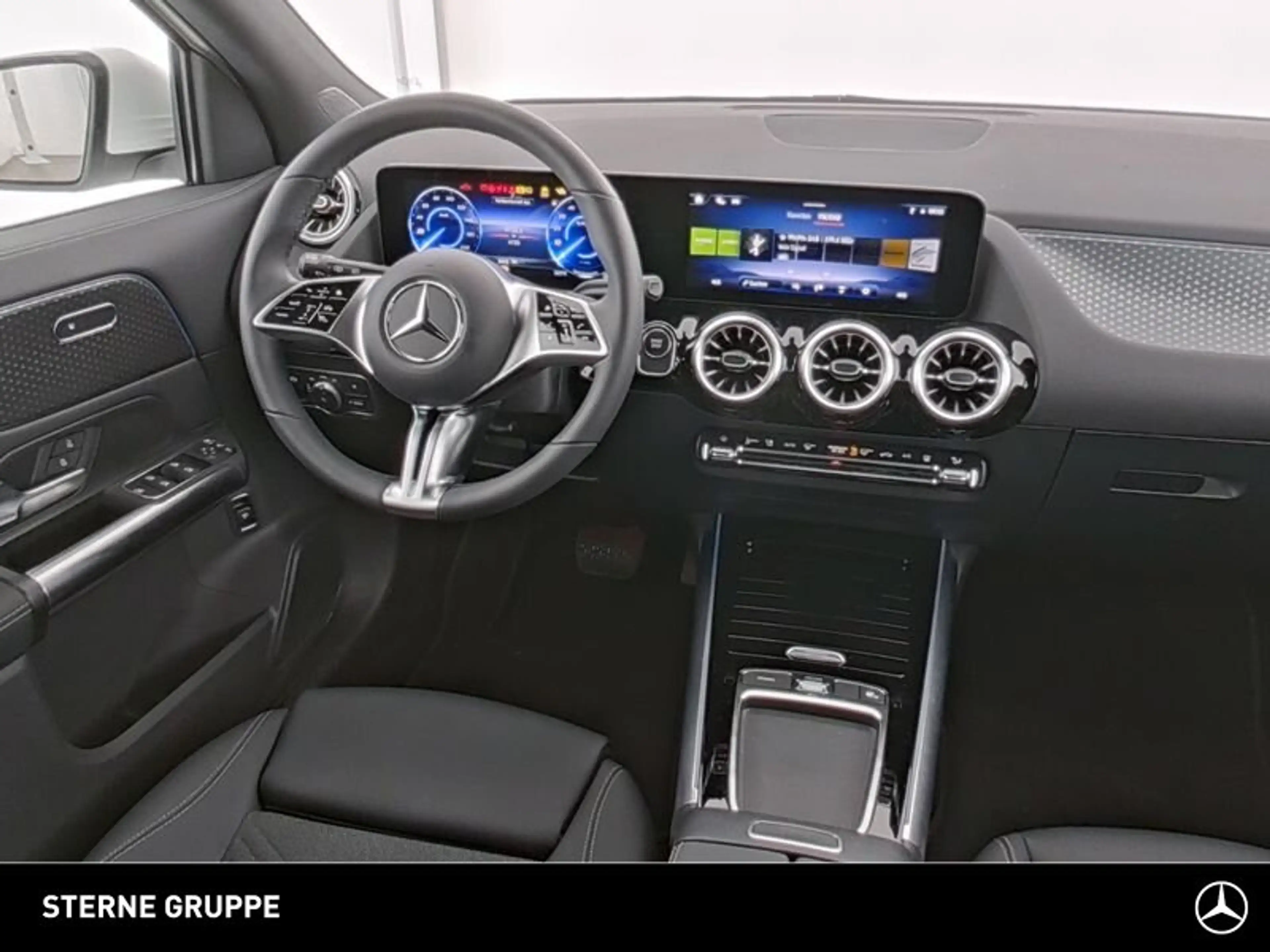 Mercedes-Benz EQA 250 EQA 250+ Progressive Panorama Ambiente Totwinkel — photo 6