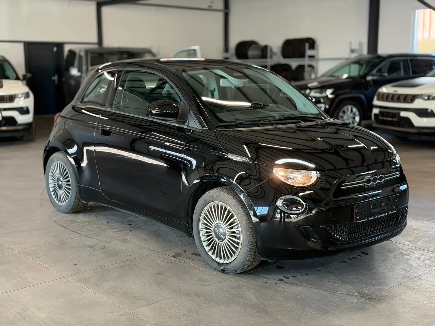 Fiat 500e Icon NAV+KAM+TEMP+CARPLAY+SPUR.ASS+AMBIENTE Noir - 1
