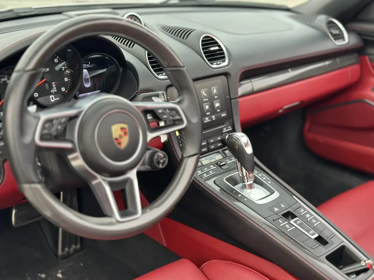 Porsche 718 Boxster photo Porsche 718 Boxster