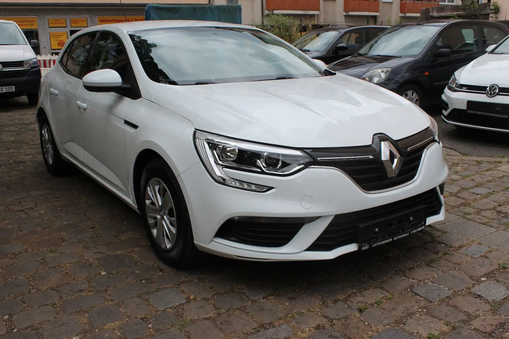 Renault Megane Lim. 1.3 TCE 5-trg. Life abnehmbare AHK Weiß - 1