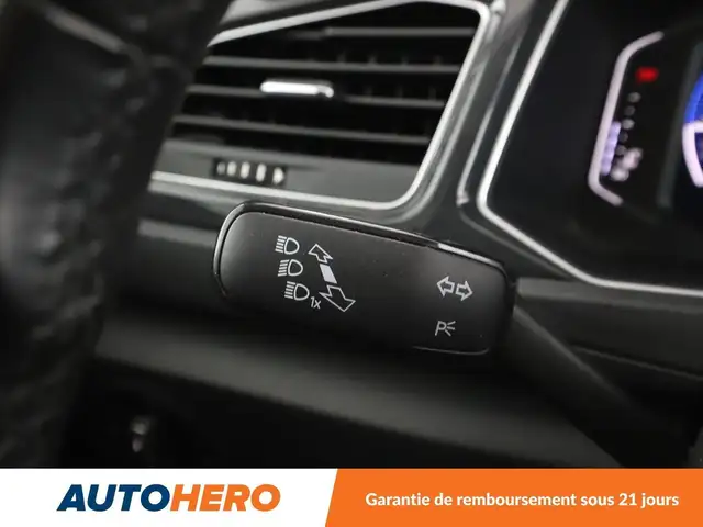 Volkswagen T-Roc view 21
