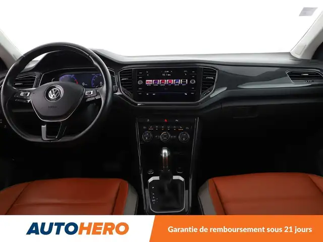 Volkswagen T-Roc view 12