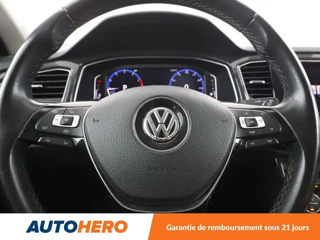 Volkswagen T-Roc view 20