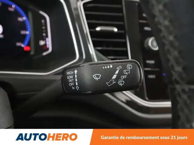 Volkswagen T-Roc view 22